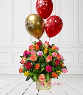 Arreglo de Rosas Multicolor con Globos en helio