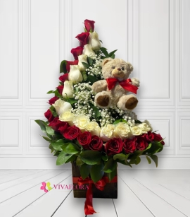 Arreglo de Rosas Rojas y Blancas con Oso de Peluche