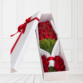 Caja de rosas rojas 