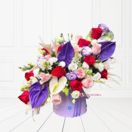 Box Floral Premium con Rosas, Anturios y Flores Mixtas
