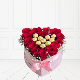 Corazón de rosas y chocolates 